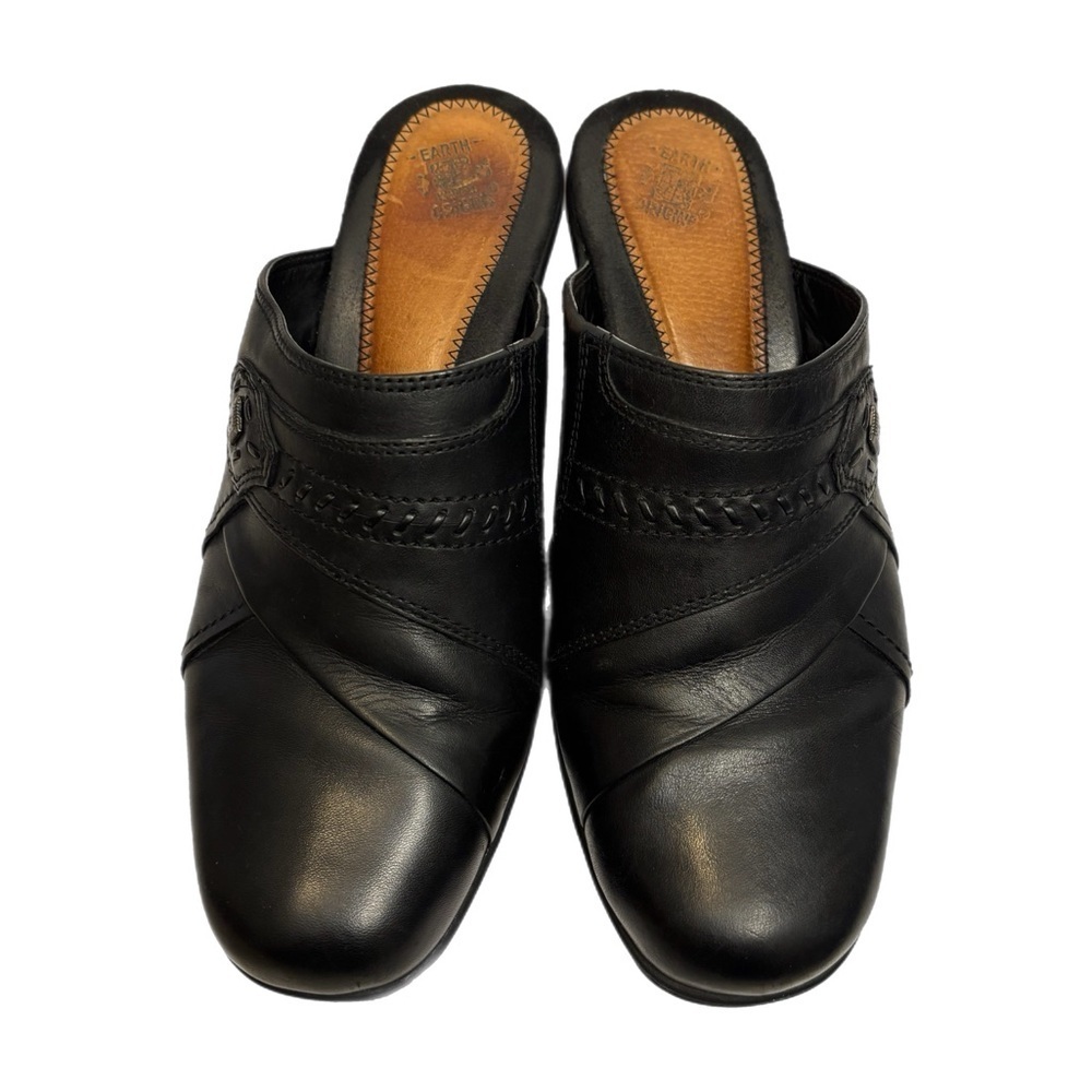 Earth Origins Layla black leather heeled clogs